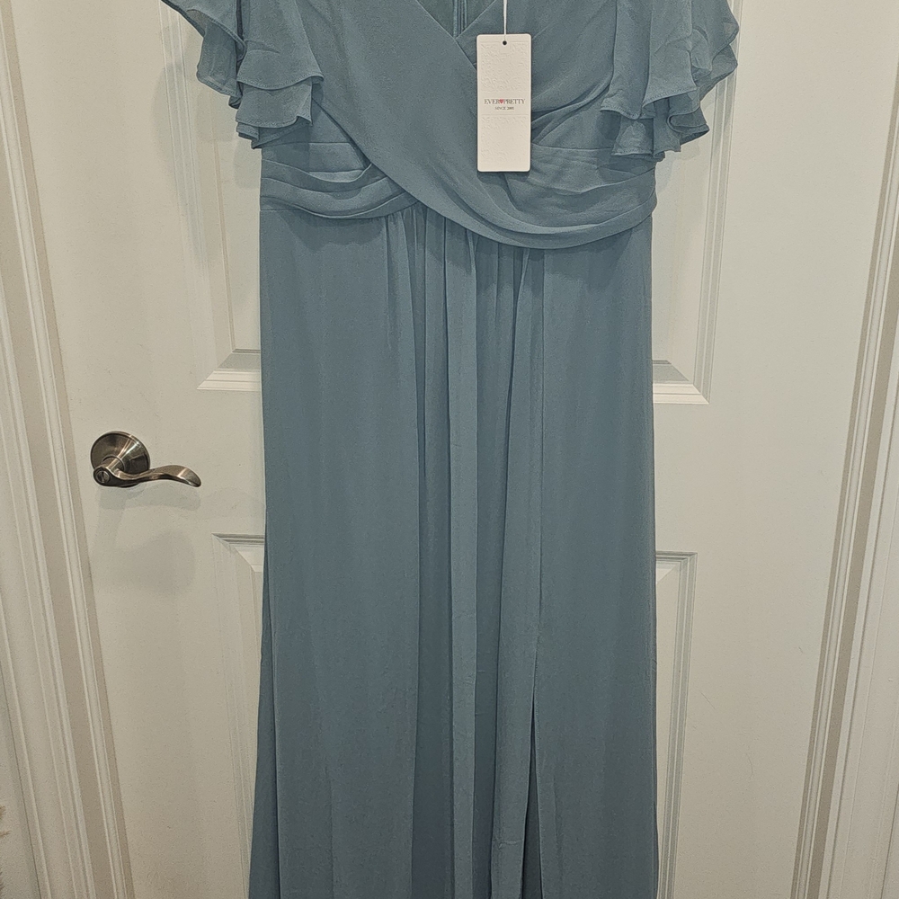 Elegant Blue Gown with Ruffled Sleeves
